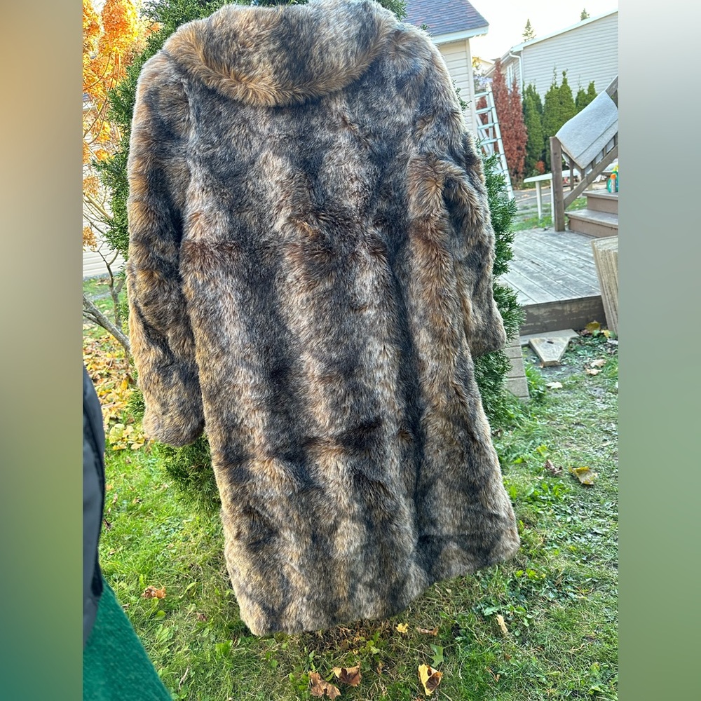 Fur coat - Picture 4 of 9
